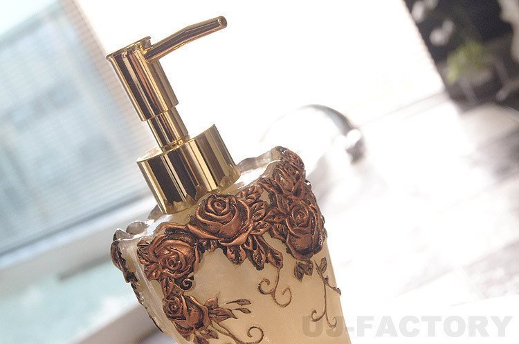 [ immediate payment / special price ]* stylish for refill * body / shampoo bottle ( dispenser )* bus room * lavatory * kitchen .! Gold flower!