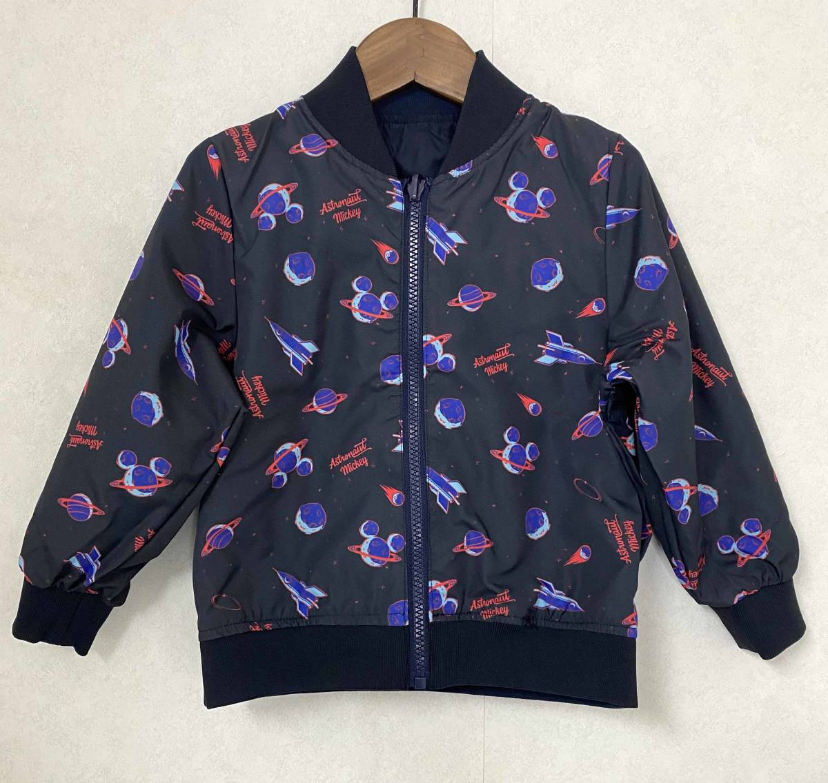 新品 95 ディズニー ミッキー リバーシブル ジャケット キッズ 新品 95 ディズニー ミッキー リバーシブル ジャケット キッズ