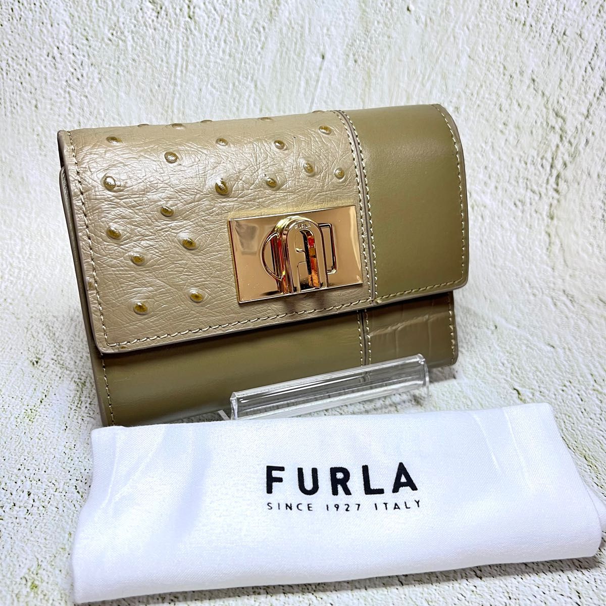 新品 FURLA フルラ 三つ折り財布 カーキブラウン系 箱付 - 折り財布