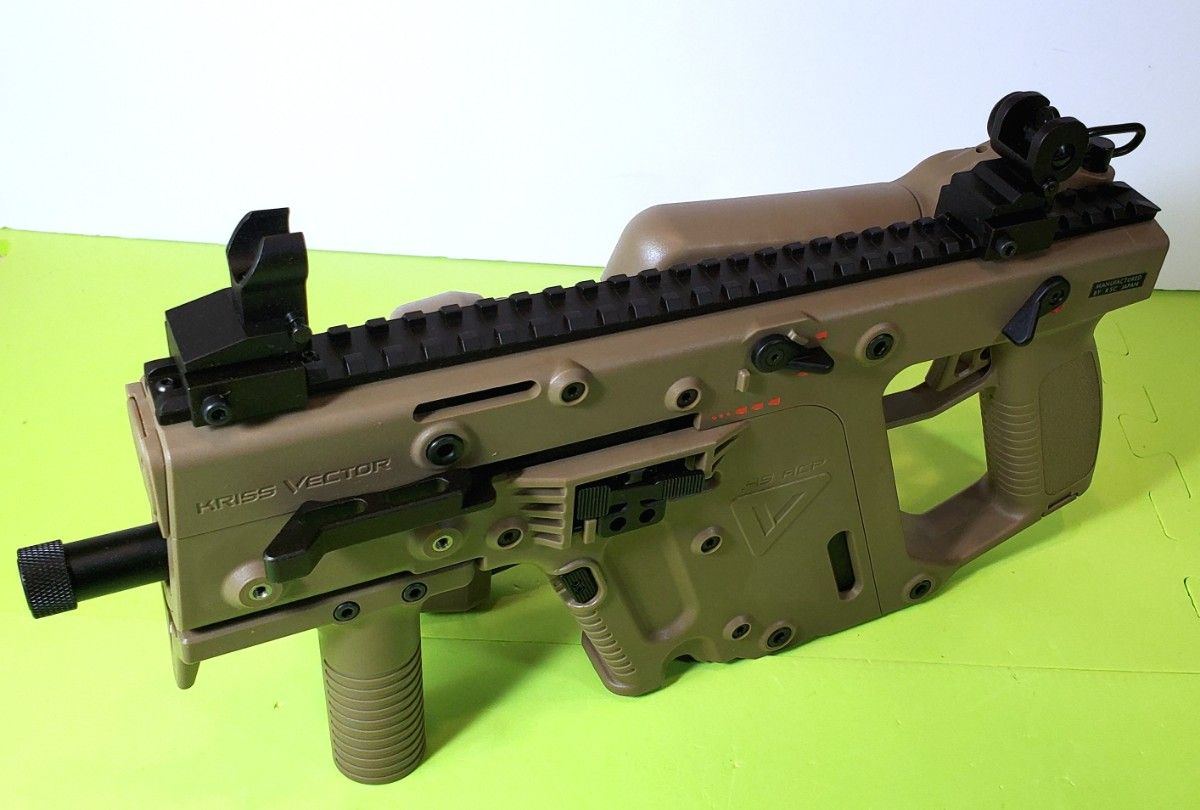 柔らかな質感の KSC カスブロ Kriss Vector 日本初の クリス ベクター