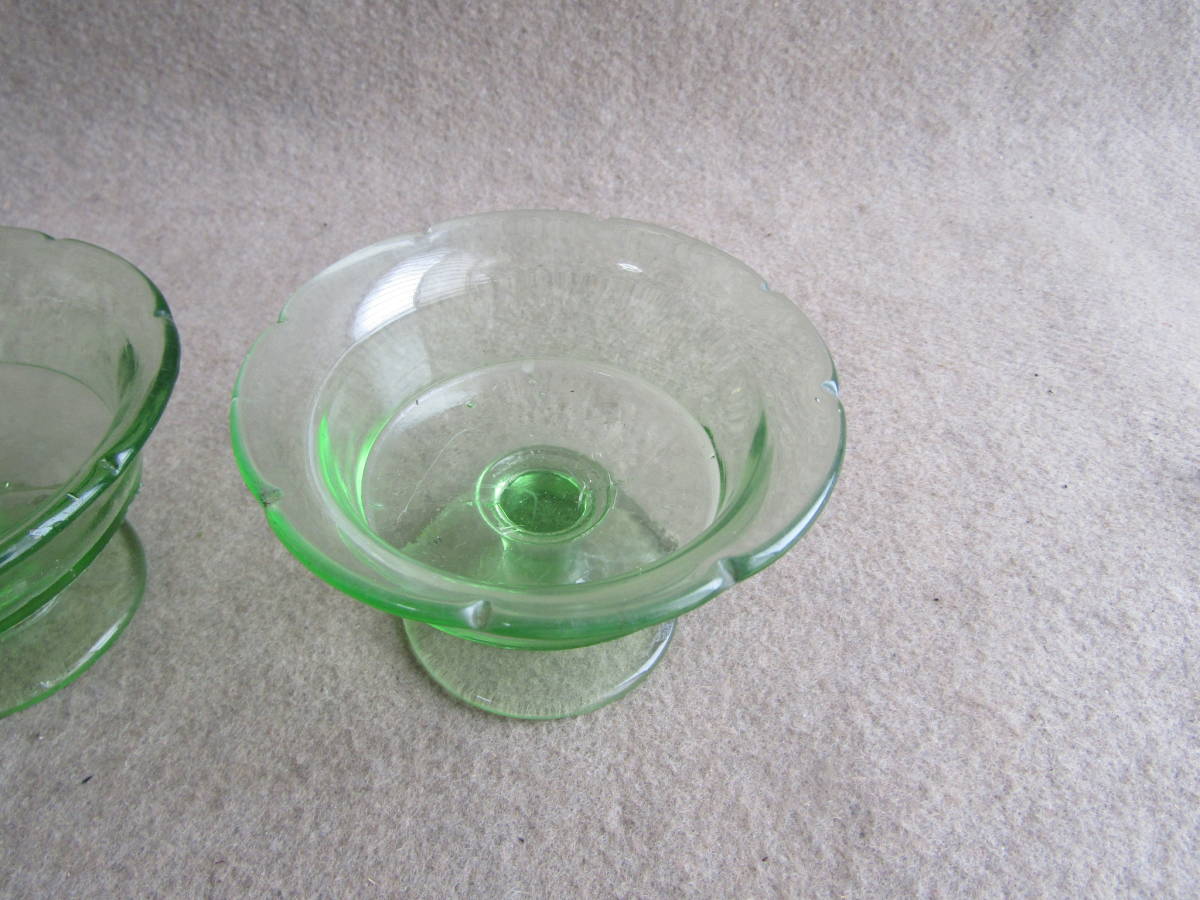 昔の駄菓子屋さんで使っていた緑色のガラスの氷カップ 2ケの画像3
