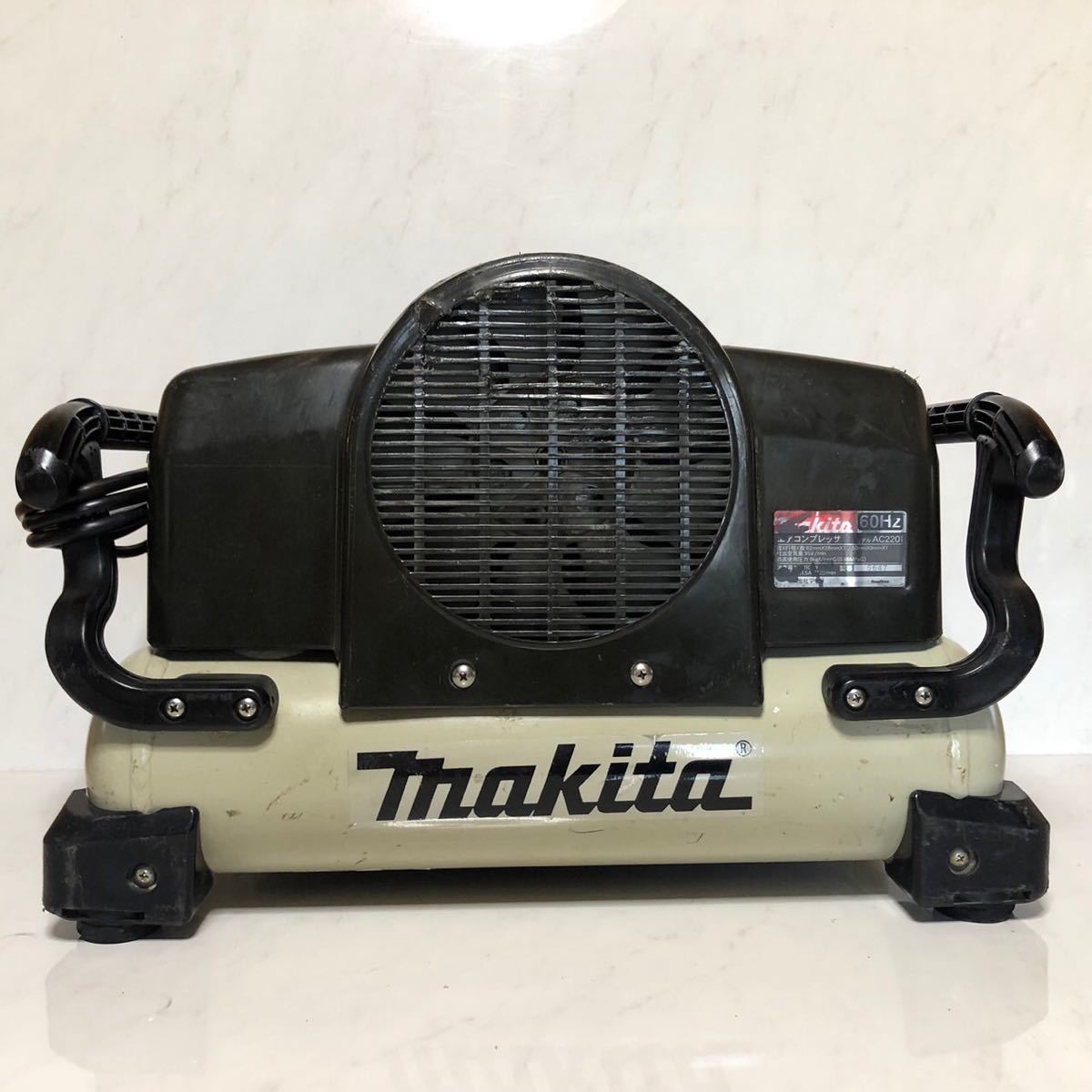 makita マキタ エアコンプレッサ AC2201 60Hz 一般圧 常圧2口 makita マキタ エアコンプレッサ AC2201 60Hz 一般圧 常圧2口