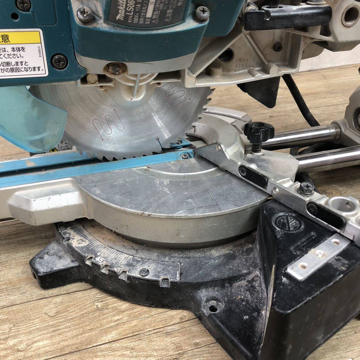 ジャンク makita マキタ 165mm スライドマルノコ クロスカットソー