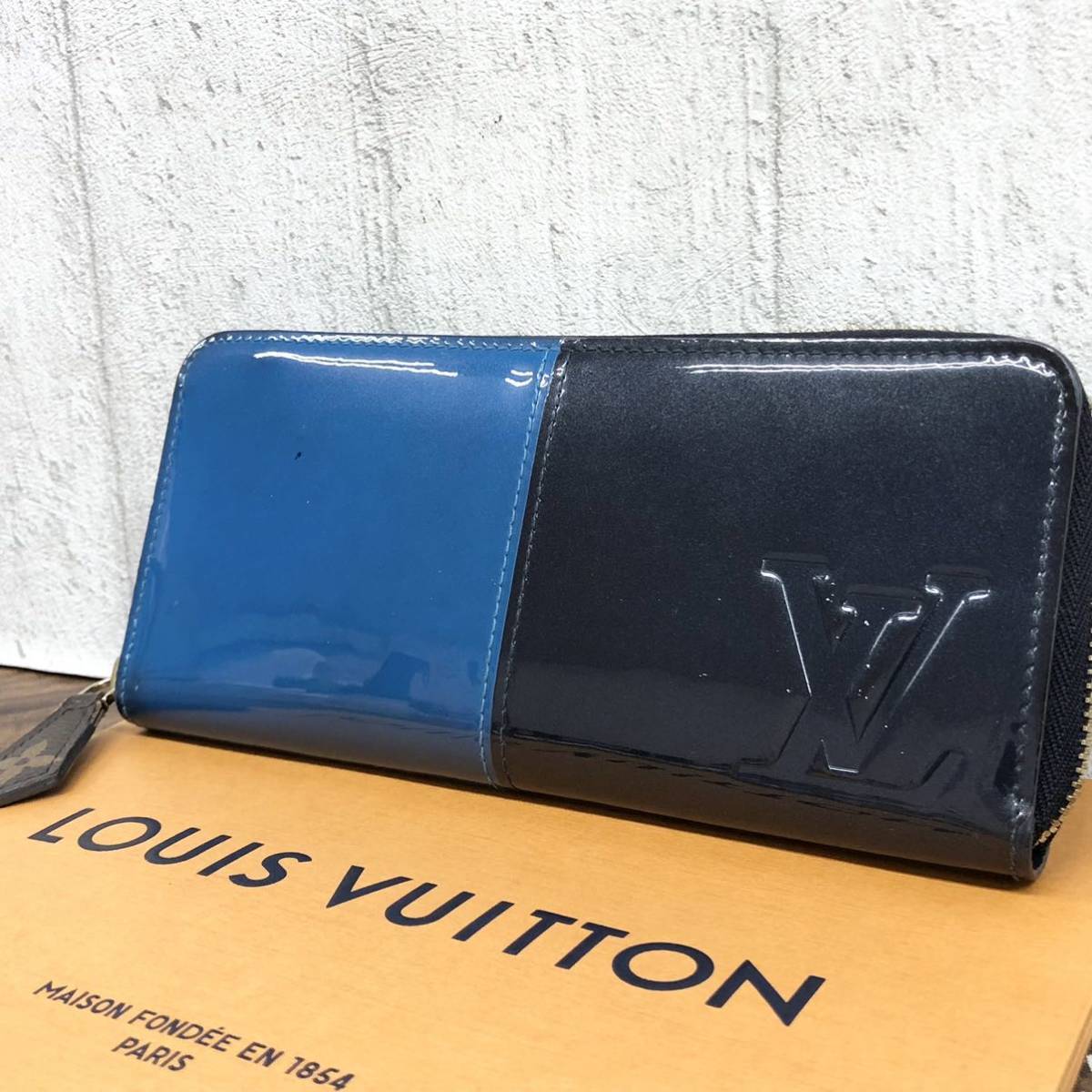 があったと】 LOUIS VUITTON ルイヴィトン ヴェルニ ポルトフォイユ
