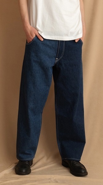 W30 定価24200円 新品 リーバイス レッド CROPPED ワイドレッグ W30 定価24200円 新品 リーバイス レッド CROPPED ワイドレッグ