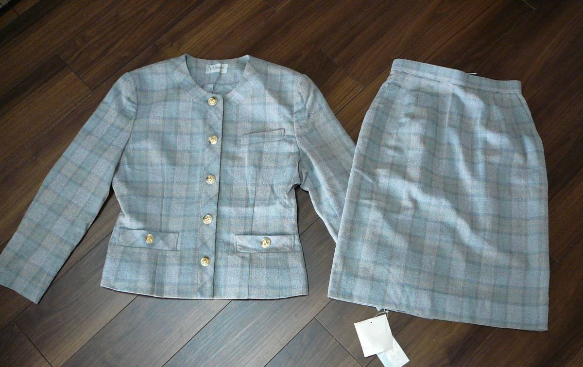 ★送料520円★クニサダ製　9号　２ピーススーツ　OL制服　事務服　受付嬢　コスプレ衣装　未使用品_画像1