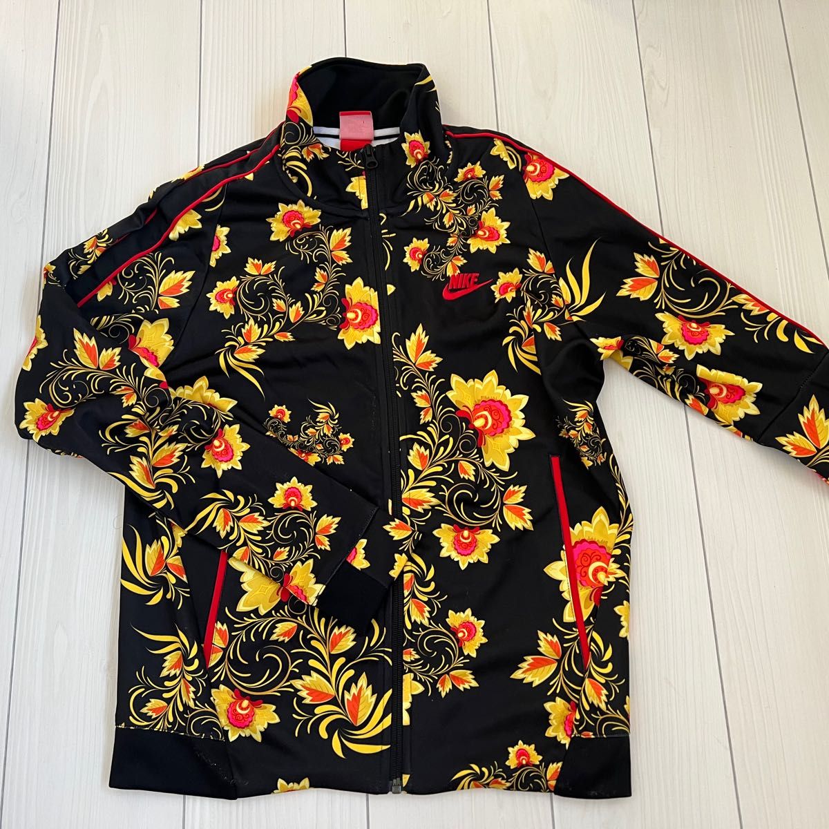 ナイキ 花柄 ジャージ NIKE 上下セット|Yahoo!フリマ(旧PayPay ナイキ 花柄 ジャージ NIKE 上下セット|Yahoo!フリマ(旧PayPay