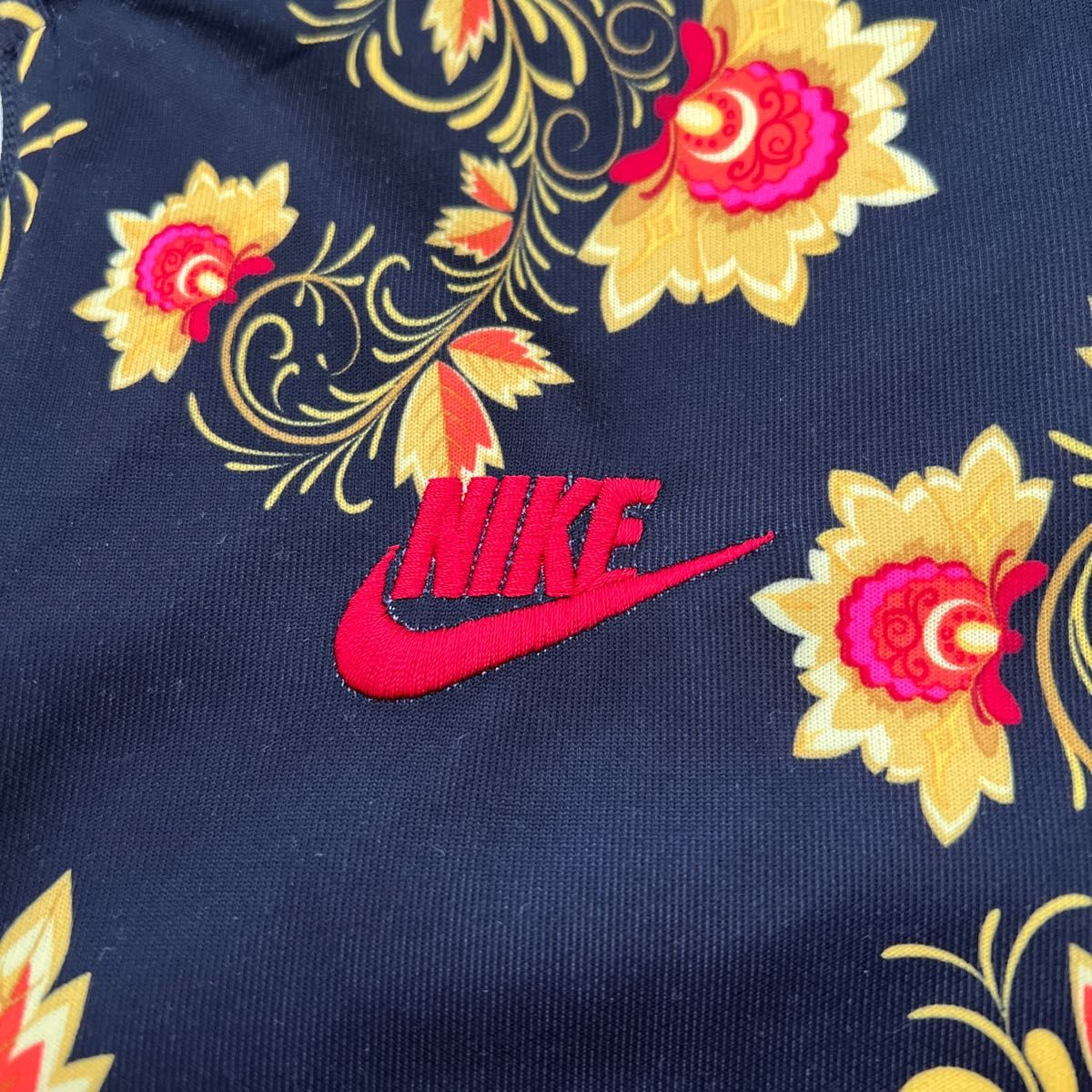 ナイキ 花柄 ジャージ NIKE 上下セット|Yahoo!フリマ(旧PayPay ナイキ 花柄 ジャージ NIKE 上下セット|Yahoo!フリマ(旧PayPay