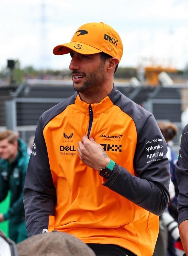 マクラーレン・メルセデス 2022支給品 ハーフジップ OKXロゴ入り マクラーレン・メルセデス 2022支給品 ハーフジップ OKXロゴ入り