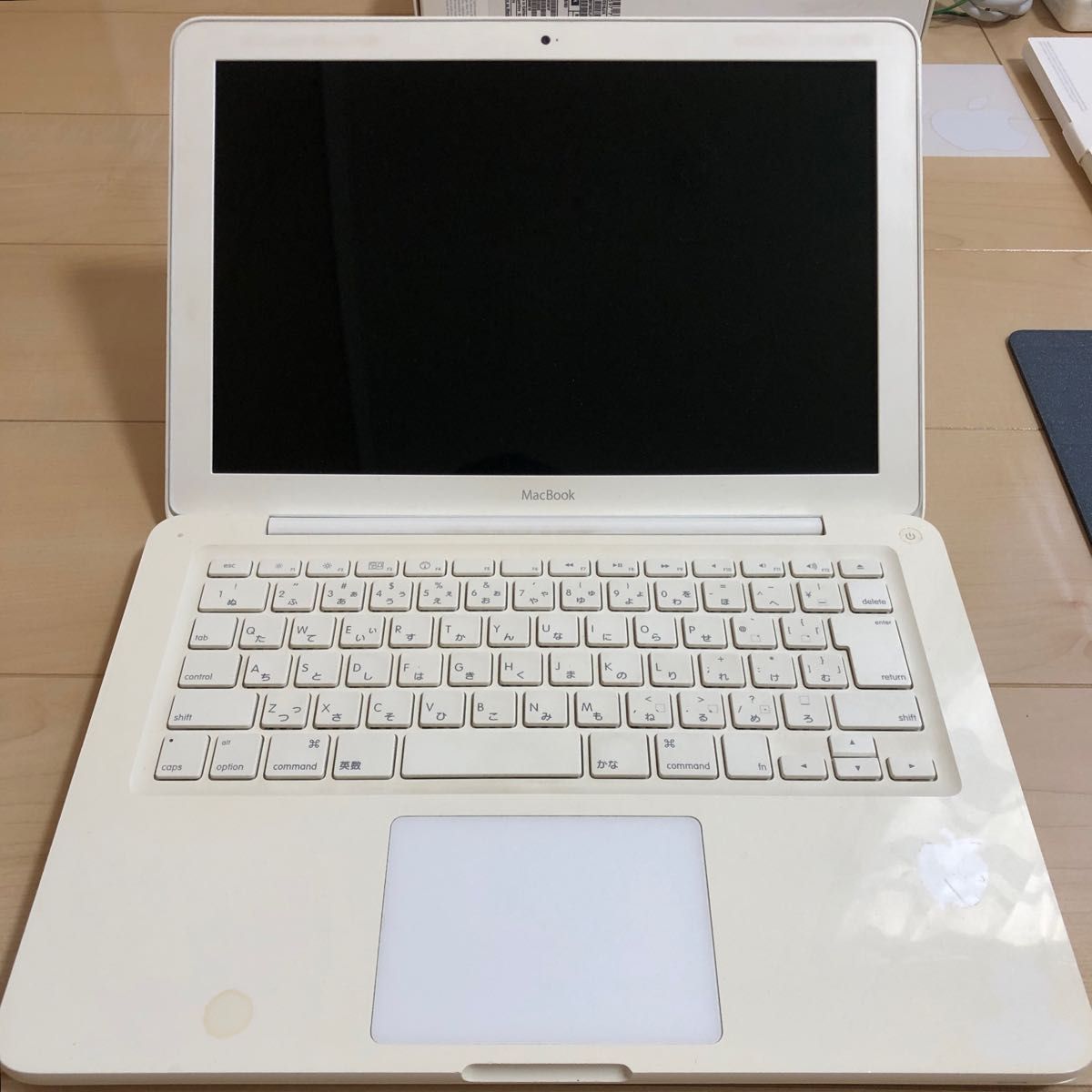 MacBook MC516J/A [275SSD換装 6GBメモリー] MOFT PCスタンド付き