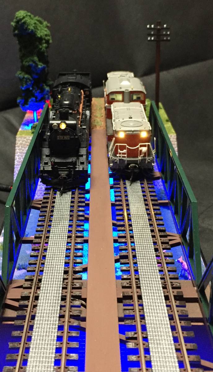 複線全自動車両往復走行展示台 複線鉄道橋 液晶 リモコン タッチ 複線全自動車両往復走行展示台 複線鉄道橋 液晶 リモコン タッチ