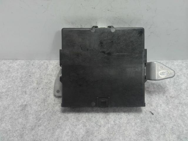 アクア DAA-NHP10 エンジンコンピューター ECU S 8V7 デンソー 89681-52180 89661-5C570_画像2