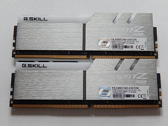 メモリ デスクトップパソコン用 G.SKILL TRIDENT Z RGB DDR4-3200 PC4-25600 16GBx2枚 合計32GB F4-3200C16D-32GTZR 起動確認済みです