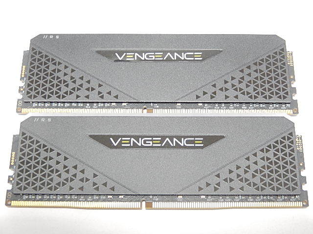 メーカー直売】 16GBx2枚 PC4-25600 DDR4-3200 RS RGB VENGEANCE