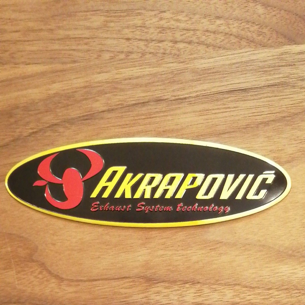 AKRAPOVIC (アクラポビッチ) アルミ耐熱ステッカー｜PayPayフリマ