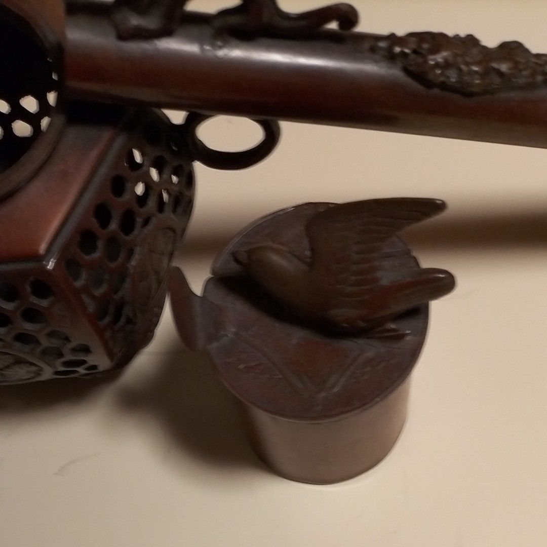 銅製矢立香炉 三葉葵紋様