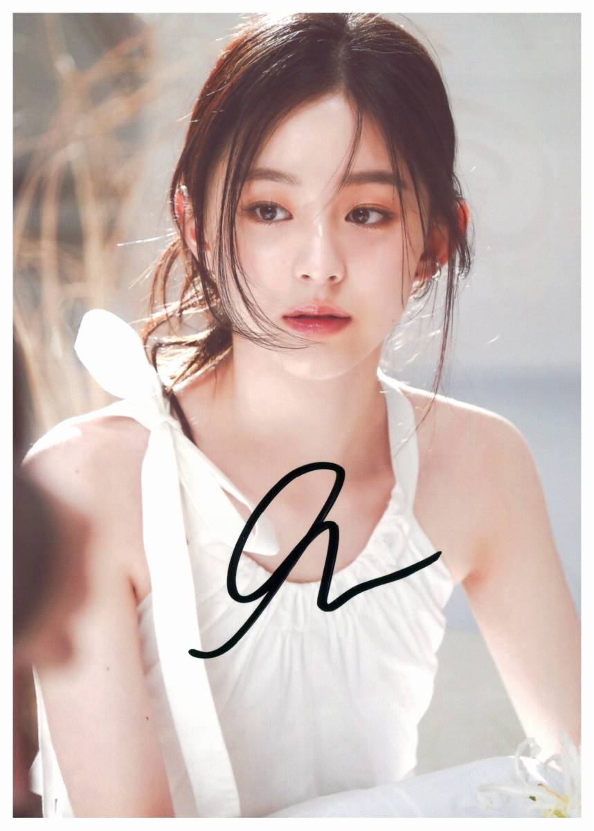 K 2L判 パク・ジフ Park Ji-hu 韓国の女優 直筆サイン写真 COA簡易証明 