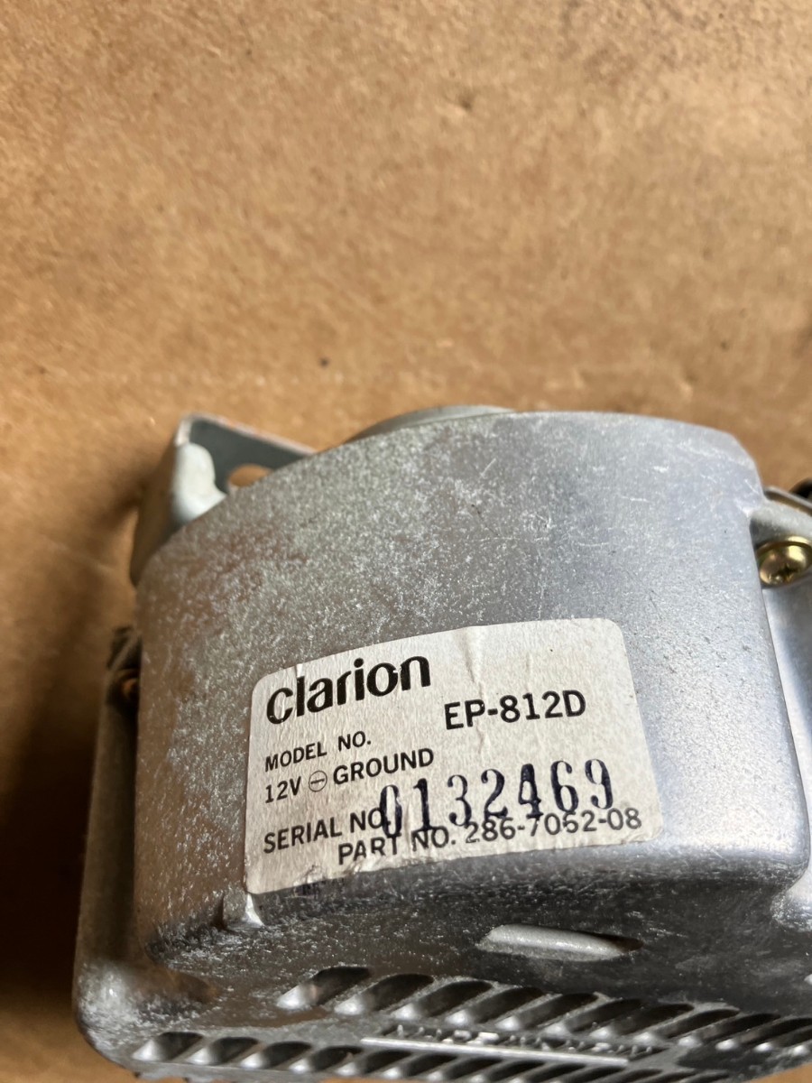 R32 スカイライン リアスピーカー アンプ クラリオン Clarion_画像3