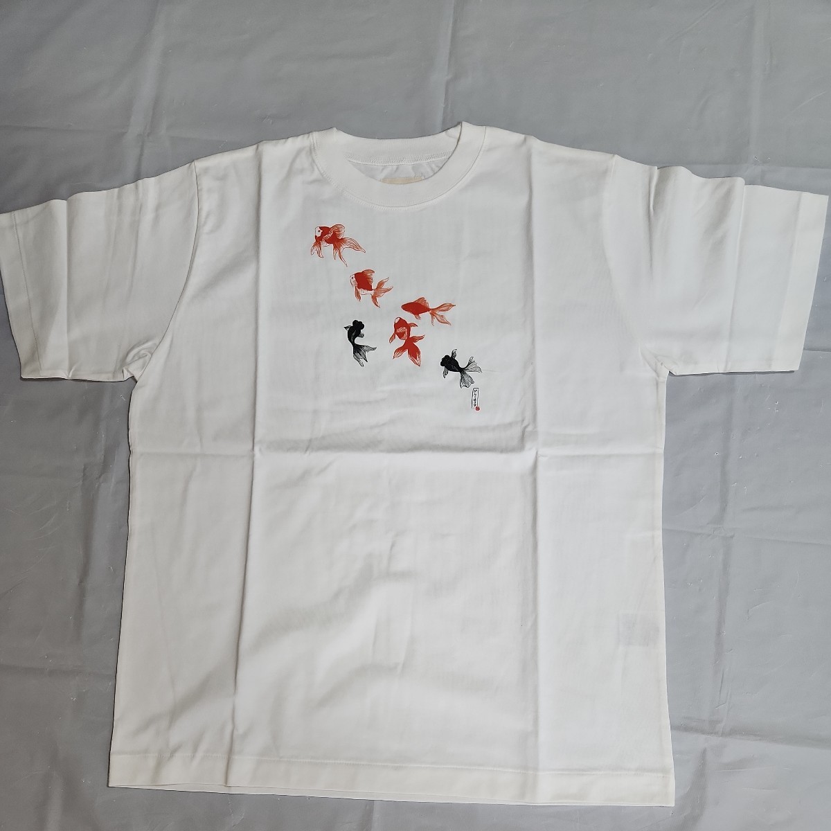  unused Karl hell mKarl Helmut goldfish T-shirt 