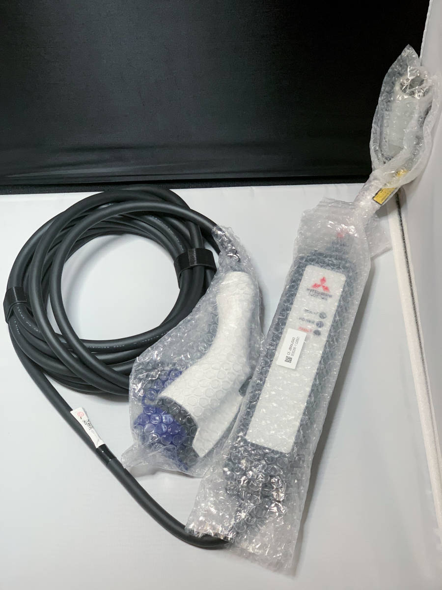 ヤフオク! - 【新品-未使用】アウトランダーPHEV 充電ケーブ...