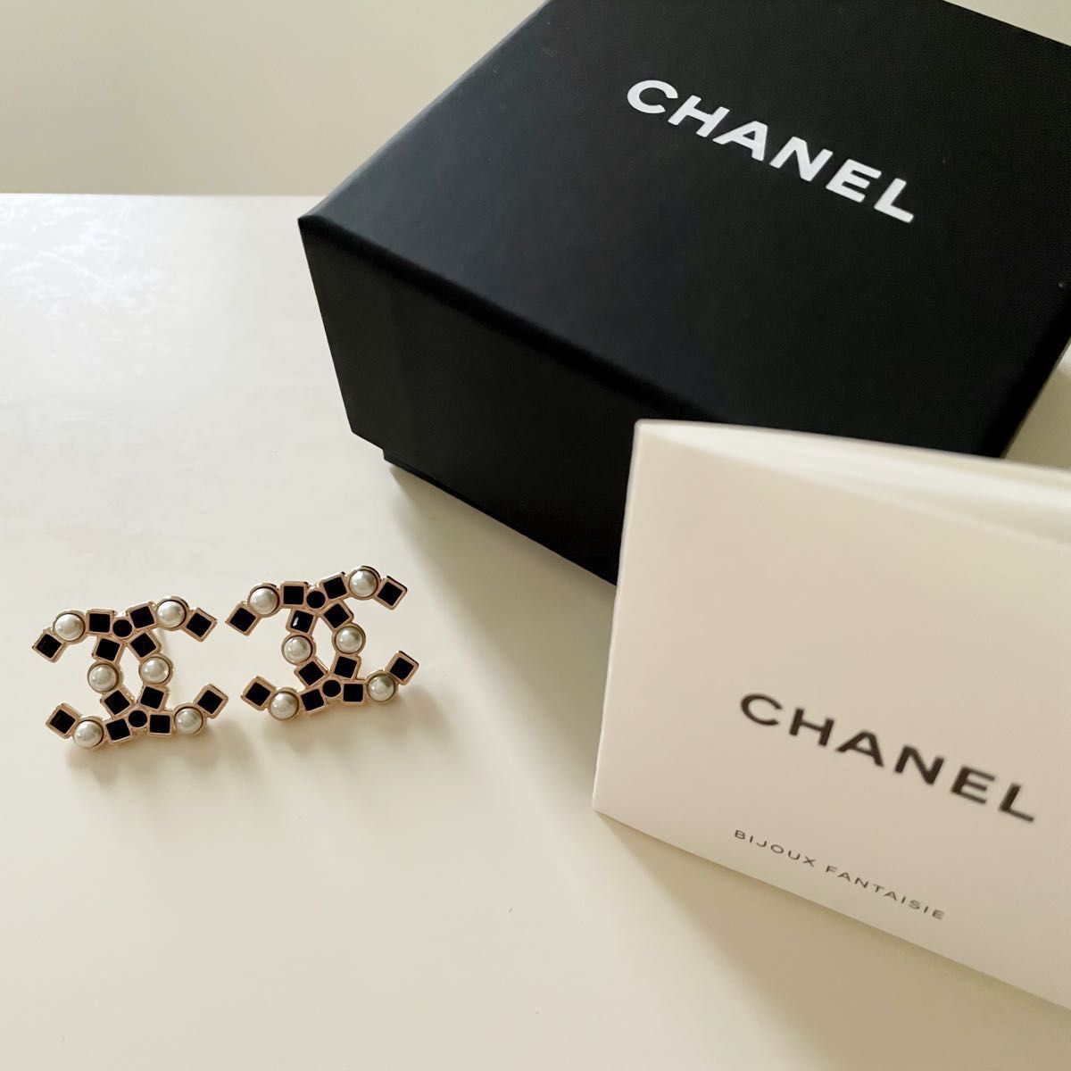 CHANEL 稀少 パール ブラック ストーン ピアス シャネル 新品｜PayPay