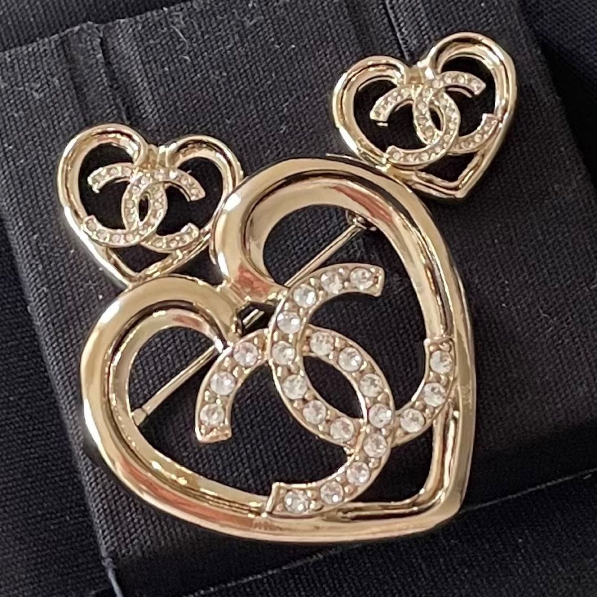 CHANEL 今期 完売 ハート ブローチ 新品 シャネル ゴールド CHANEL 今期 完売 ハート ブローチ 新品 シャネル ゴールド