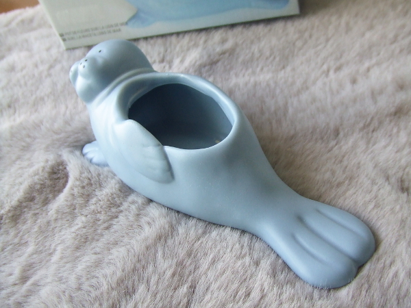 新品☆kikkerland☆アザラシ プランターSuki The Seal Pup Planter　あざらしゴマちゃん陶器セラミック植木鉢カバー寄せ植えプランター動物_画像5