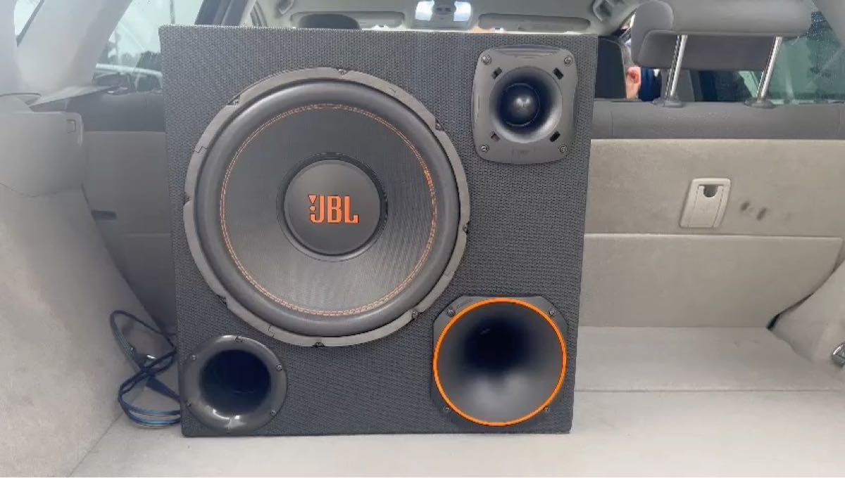 JBL バスレフ 3WAY ボックス　トランクオーディオ12インチサブウーファー 1発