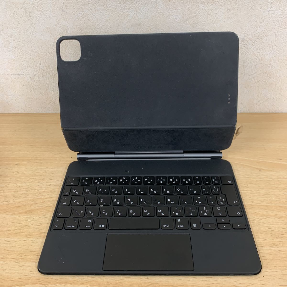 中古品 Apple マジックキーボード A2261 iPad Pro用 11インチ Magic keyboard