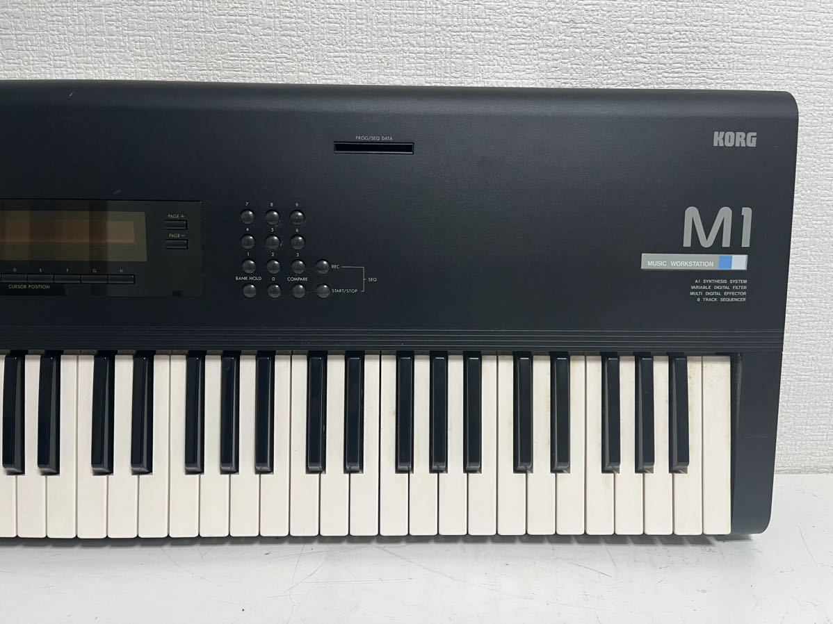 KORG コルグ M1 シンセサイザー 鍵盤楽器 通電確認済み 純正ハード