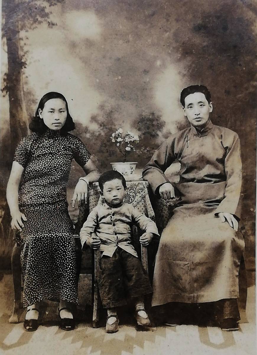 1940年 生写真 雲南省 昆明 中華民国 旗袍 支那美人 伝統服 漢服 西南聯大 蒋介石 国民政府 軍閥 蔡元培 督軍 龍雲 鉄血共和 本物 当時物