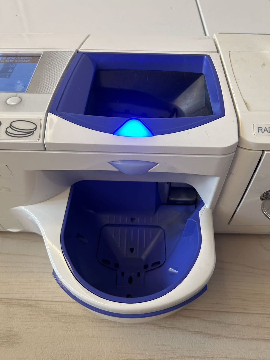 GLORY/グローリー 自動釣銭機 硬貨つり銭機RT-300と紙幣つり銭機 GLORY/グローリー 自動釣銭機 硬貨つり銭機RT-300と紙幣つり銭機