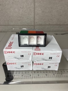 IDEC 角形三色表示灯SLD48-3TP2BRAG-TK2772 未使用 5箱セット 箱凹み有
