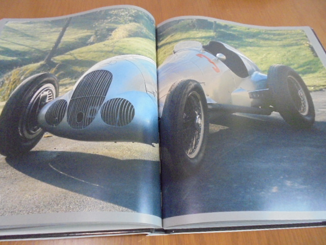 洋書CAR　車の進化　歴史　写真集　「馬なし馬車」から F1レーサー　貴重な車の資料満載_画像6