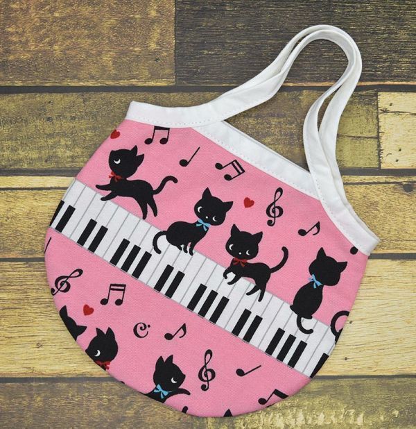ハンドメイド☆立体マスクのケース ピンク ピアノ黒猫 立体マスク