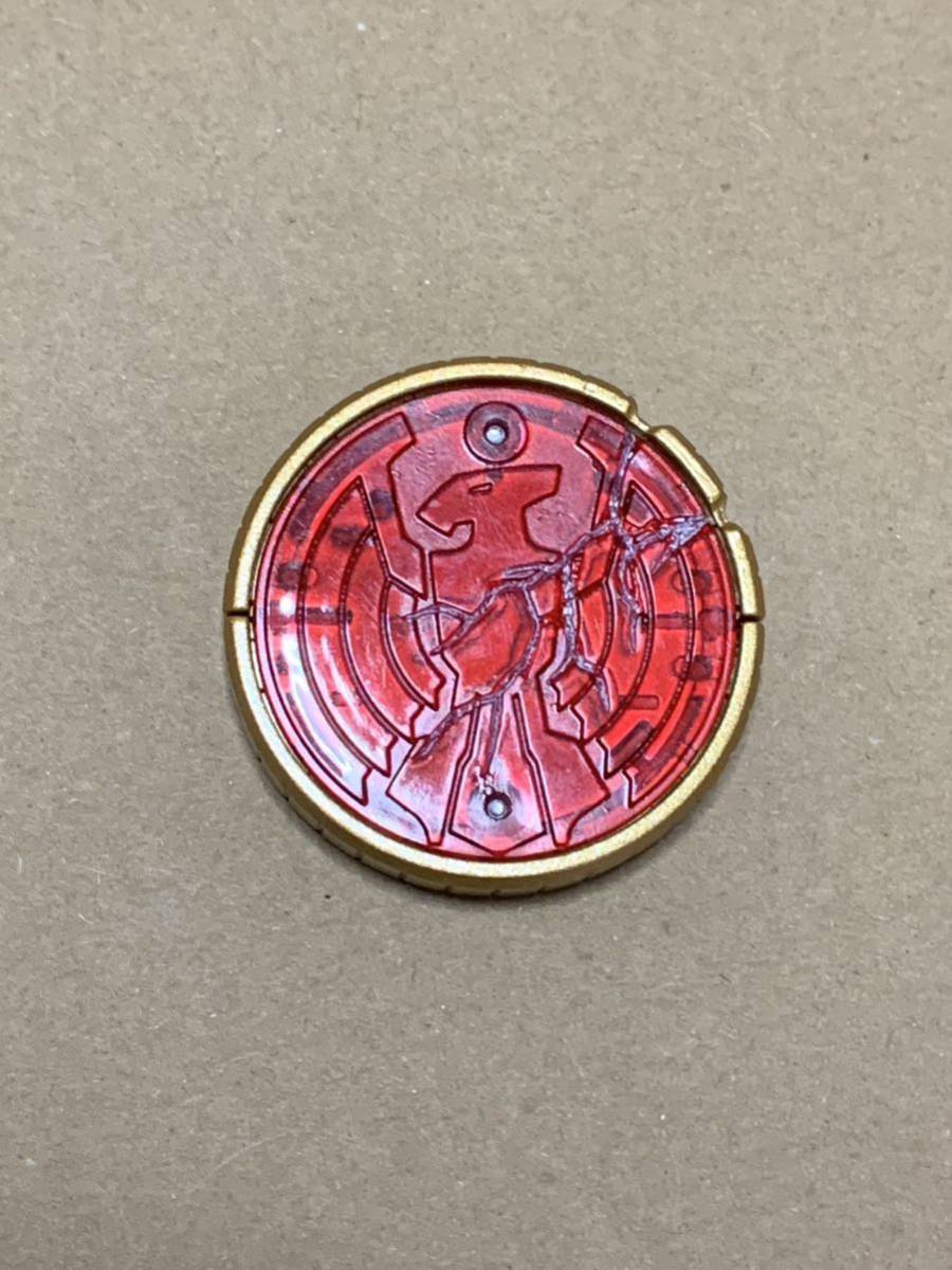 仮面ライダーオーズ 割れたタカメダル ひび割れた オーメダル 仮面ライダーオーズ 割れたタカメダル ひび割れた オーメダル