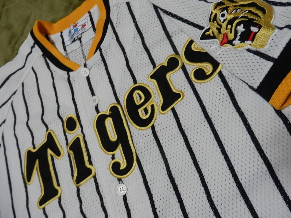 阪神タイガース 復刻ユニフォーム 縦じま ホーム サイズL 阪神タイガース 復刻ユニフォーム 縦じま ホーム サイズL