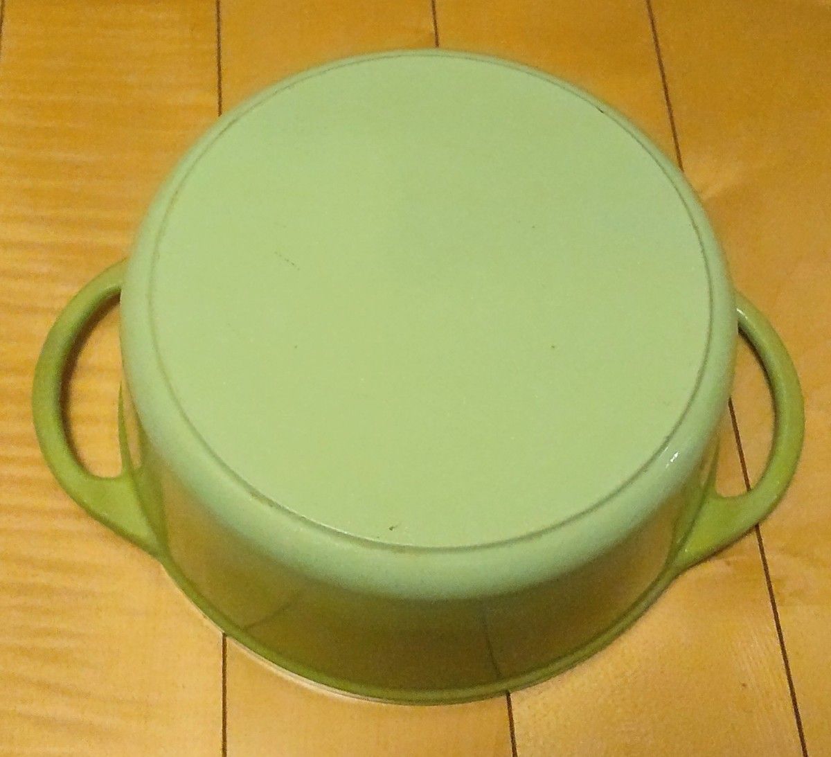 バーミキュラ オーブンポットラウンド 22cm 無水鍋 Vermicular 両手鍋 パールグリーン 黄緑 日本製