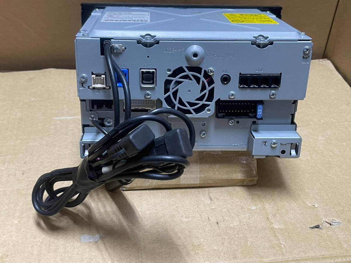 ケンウッド MDV-Z704W 200mmワイド Bluetooth x2 SD 2020地図 iPod
