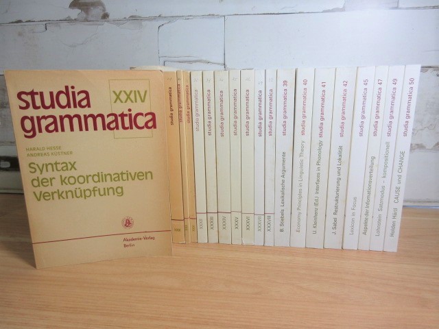 1B1-3「洋書 studia grammatica 不揃い まとめ売り 計21冊セット」Akademie Verlag 理論的および計算言語学の研究 アンティーク 古書_画像1