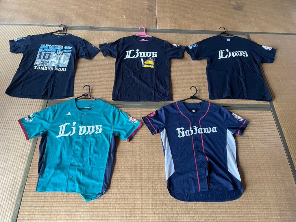 【送料込】野球 西武ライオンズ Lions グッズまとめ売り ユニフォーム Ｔシャツ ハッピ タオル 帽子 DVD ボブルヘッド フィギュア人形 他_画像4