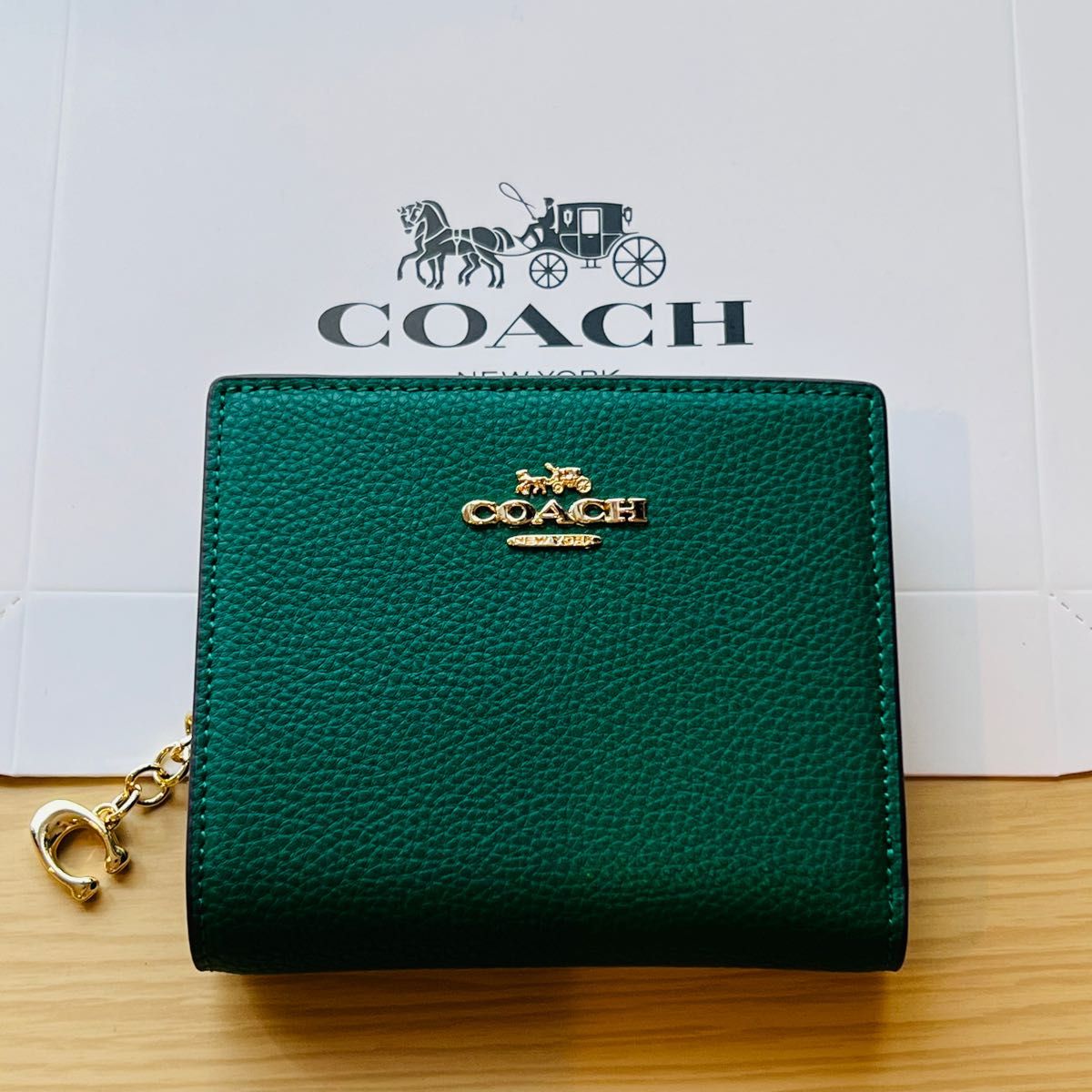 COACHコーチ折りたたみ財布可愛いデザイン新商品人気プレゼント