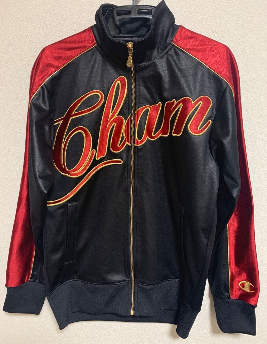 【良好品】 魔裟斗モデル】美品 Champion ジャージ 黒赤金 刺繍ロゴ S その他