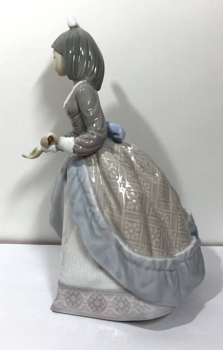 未使用超美品! リヤドロ LLADRO 5210 ジョリー パラソルを開く乙女
