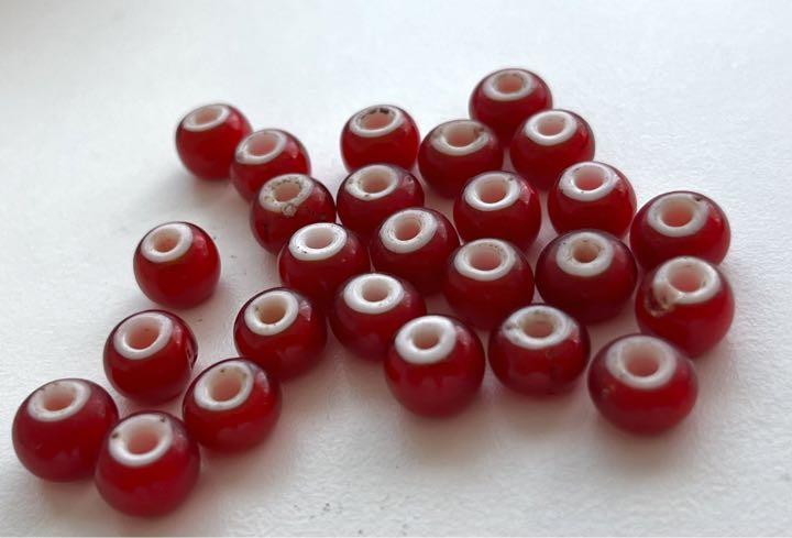  Indian Native American n white Hearts beads ( red )9mm sphere one ream length approximately 55cm