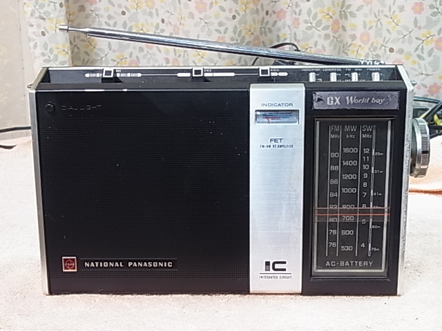 ♪National Panasonic 【 RF-858 】初期型 クリアな音声で楽しめる AC-BATTERYの2電源方式 FM76~94MHzまで受信可能 管理23021045