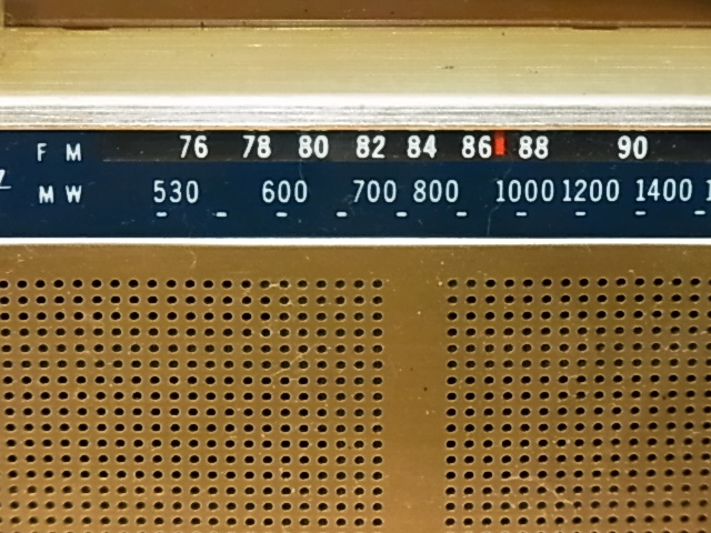 SONY 【TFM-834)】 通電確認、クリアな音声 AM/FM/受信可能 SONY 【TFM-834)】 通電確認、クリアな音声 AM/FM/受信可能