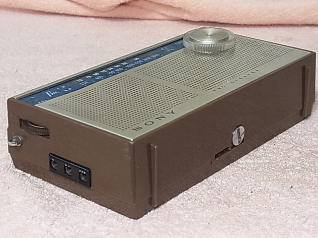 SONY 【TFM-834)】 通電確認、クリアな音声 AM/FM/受信可能 SONY 【TFM-834)】 通電確認、クリアな音声 AM/FM/受信可能