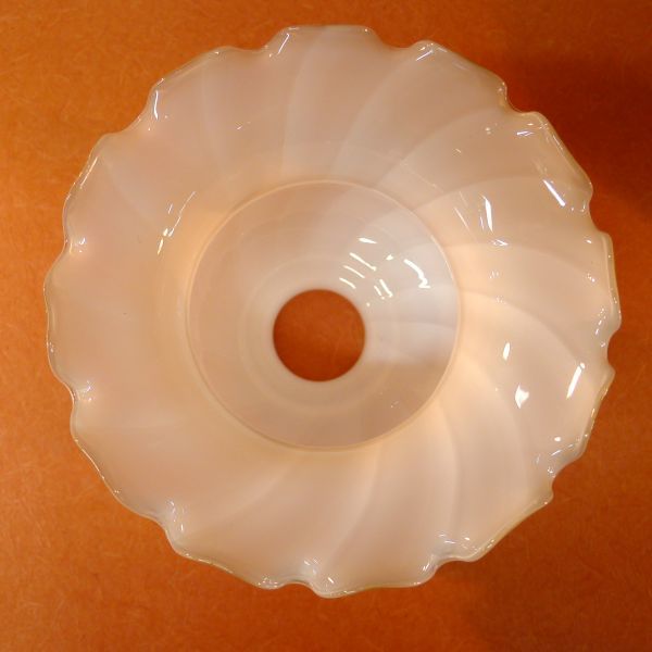 c686 電球の傘 ガラス製 寸法：約直径17㎝×高さ14.5㎝ 電球カバー レトロ アンティーク/100_画像7
