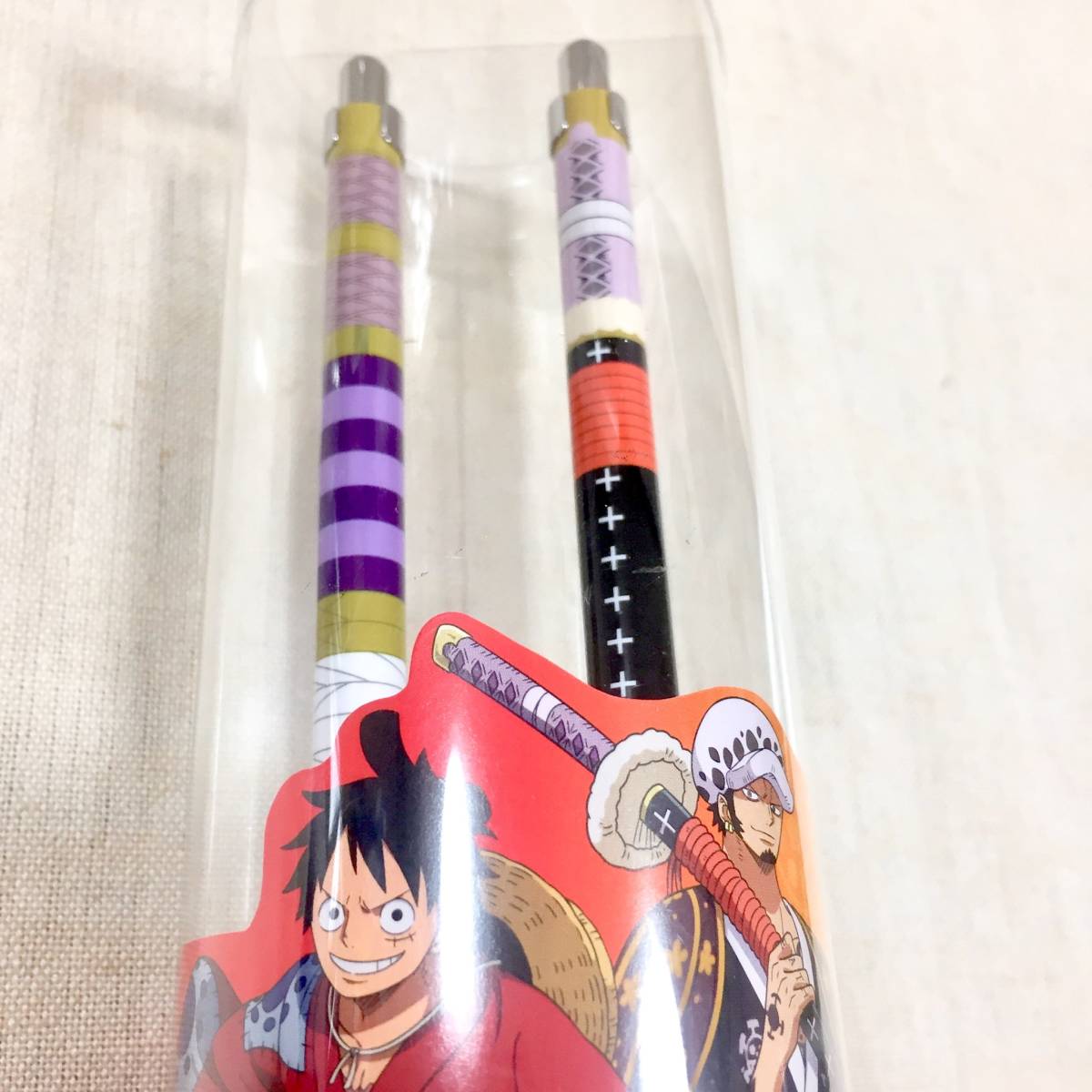 新品 USJ ワンピース ボールペン セット ルフィ ロー ユニバ 限定 尾田栄一郎 ONE PIECE トラファルガー ロー 鬼哭 二代鬼徹_画像2